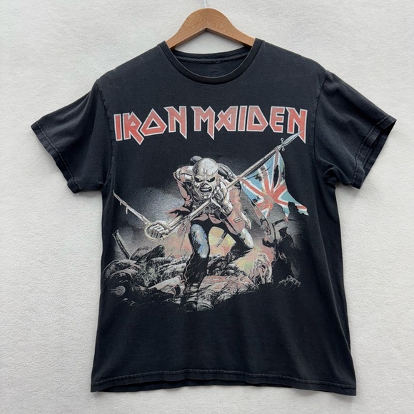 Vintage Iron Maiden Trooper Square Men’s Medium T-Shirt Heavy Metal Band Fan Tee - Picture 1 of 6